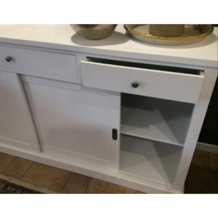 Credenza Opaca Bianca, un elegante pezzo d'arredo che combina classicismo e funzionalità