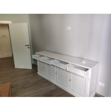 Credenza classica in legno massello di pioppo e MDF con finitura bianco opaco