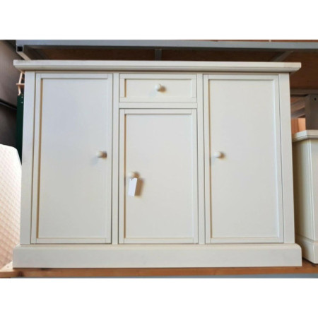 Elegante credenza classica in legno bianco opaco  Misure: 120x40x88 cm.
