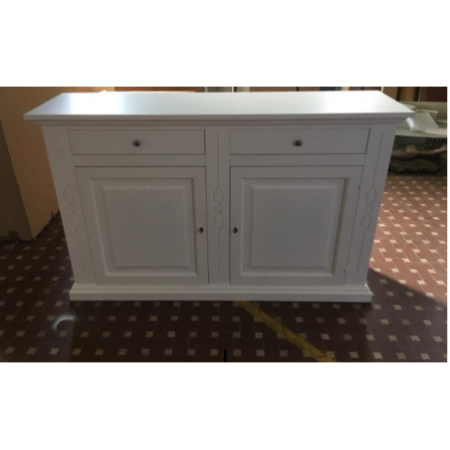 in legno massello e MDF, rifinita in bianco opaco. Dimensioni: 177x48x110 cm.