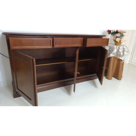 Credenza Design intramontabile e finiture di alta qualità. Perfetta per cucina, soggiorno o sala da pranzo