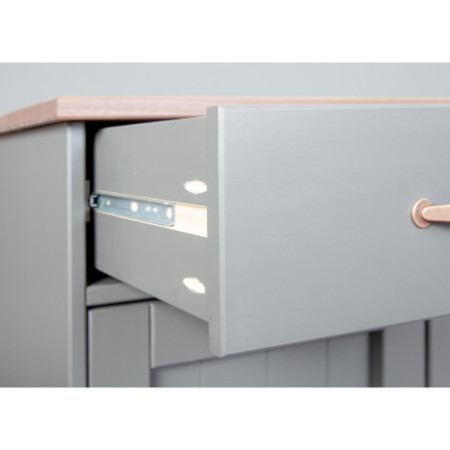 credenza in pino massello verniciato ad acqua, colore grigio, con top e finiture in marrone seppia