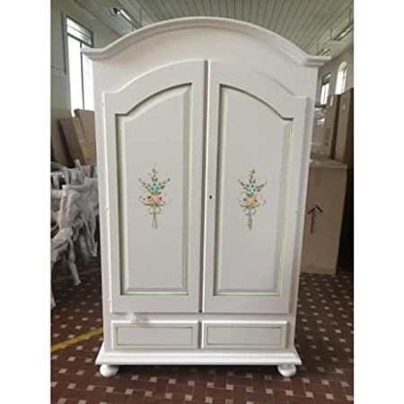 Armadio bianco lucido con ante, cassetti e decori eleganti