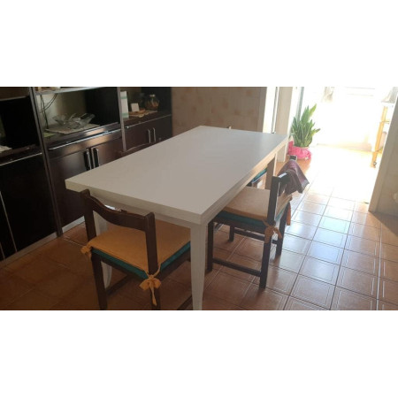 Tavolo  allungabile classico in legno massello bianco 80x80 cm
