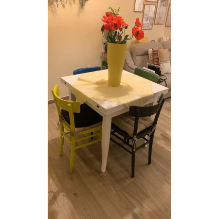 Tavolo bianco opaco in legno massello con apertura a libro 90x90 cm