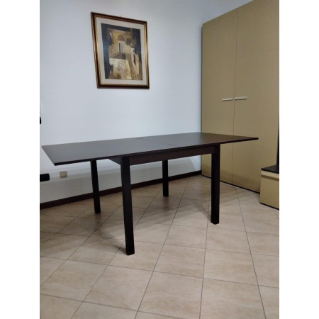 Tavolo in legno wengè con apertura a libro 90x90 cm