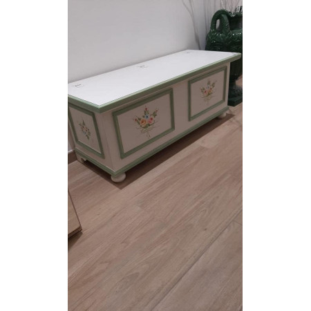 Cassapanca arte povera in legno massello bianco lucido con decori filo verde