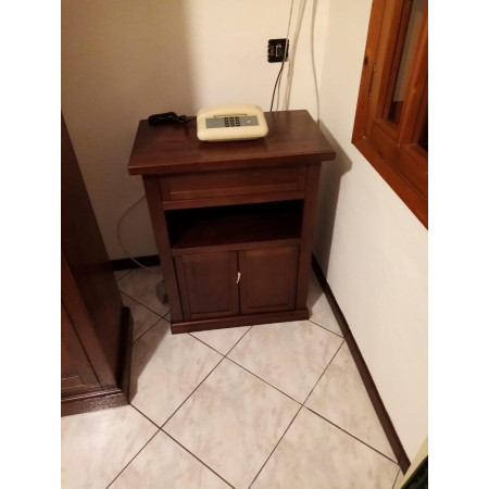Mobiletto porta telefono arte povera in legno massello noce lucido