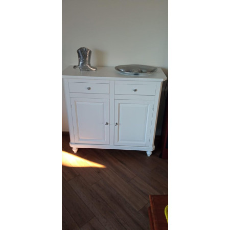 Credenza classica in legno massello bianco opaco, con 2 porte battenti e 2 cassetti