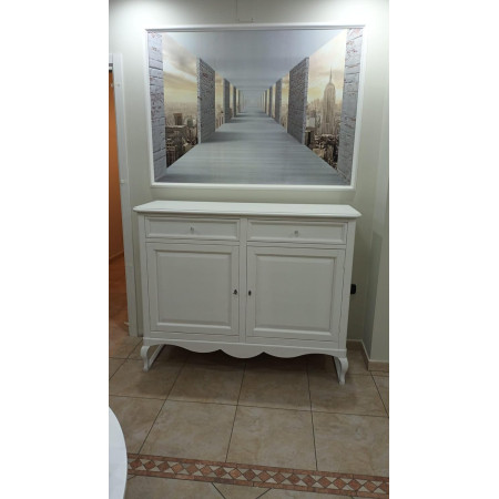 Credenza elegante in legno e MDF Perfetta per eleganza e funzionalità.