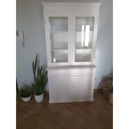 cristalliera classica in legno e MDF, con finitura bianco opaco