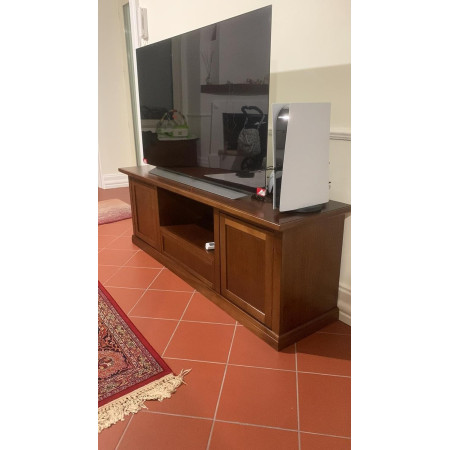 elegante mobile porta TV in legno massello ispirato allo stile arte povera. Con misure di 160x45x56 cm,
