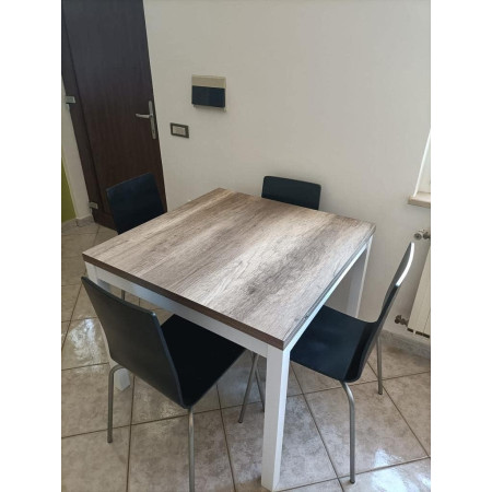 Tavolo da pranzo in legno apertura a libro 90x90x77 cm