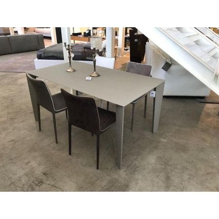 Tavolo in metallo colore grigio allungabile 160x90x77 cm