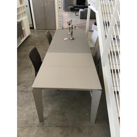 Tavolo in metallo colore grigio allungabile 160x90x77 cm
