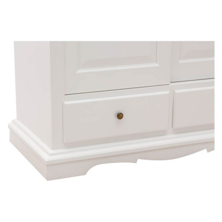 armadio bianco opaco in stile Arte Povera, un mix perfetto di eleganza e funzionalità.
