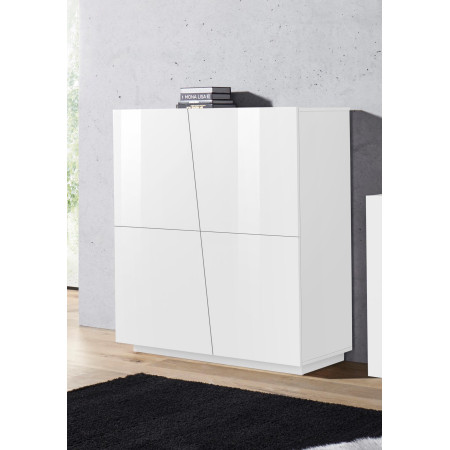 Questa credenza in bianco lucido, con dimensioni di 120 x 43 x 126 cm, è l'ideale per soggiorno o cucina.